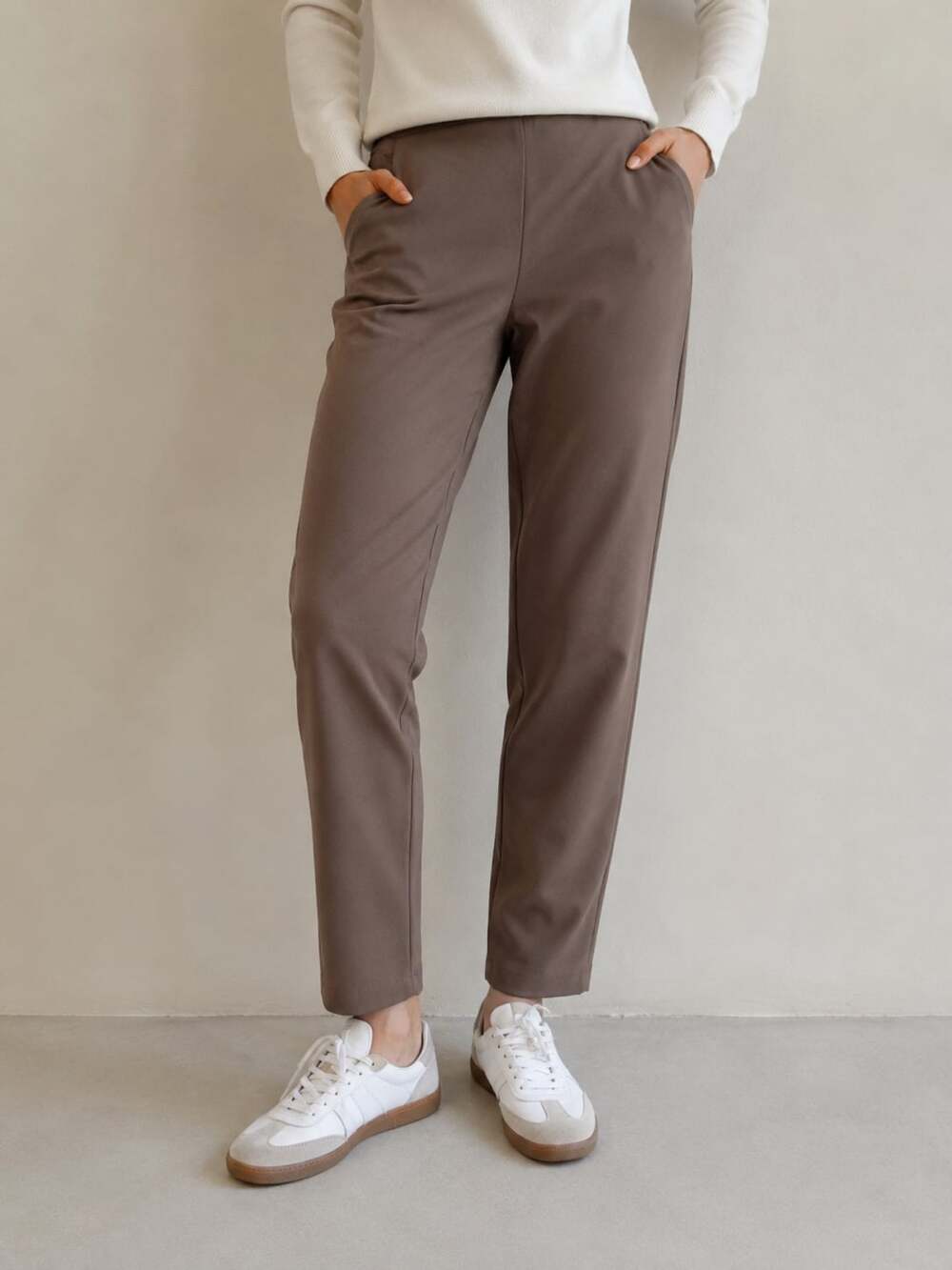 Chico's Size 1.5 (US 10) Brown Pull-On Slim Leg Pants